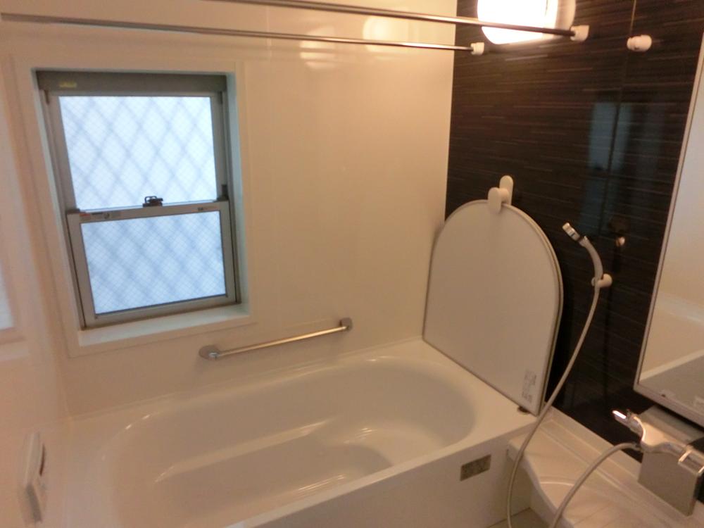 Bathroom. Indoor (10 May 2013) Shooting