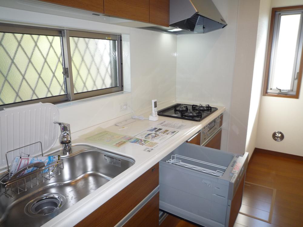 Kitchen. Dishwasher ・ System is a kitchen with a water purifier. (Photo 7 Building)