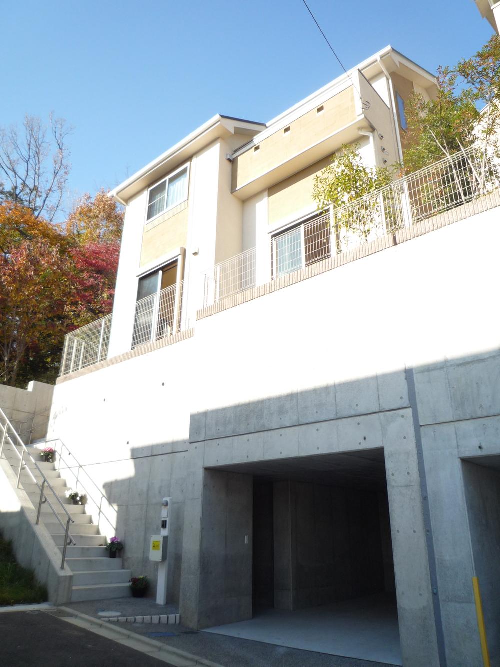 Other local. 9 Building's appearance.