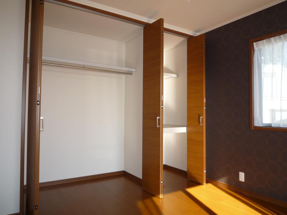 Receipt. Each room offers storage. (Photo 7 Building MBR)