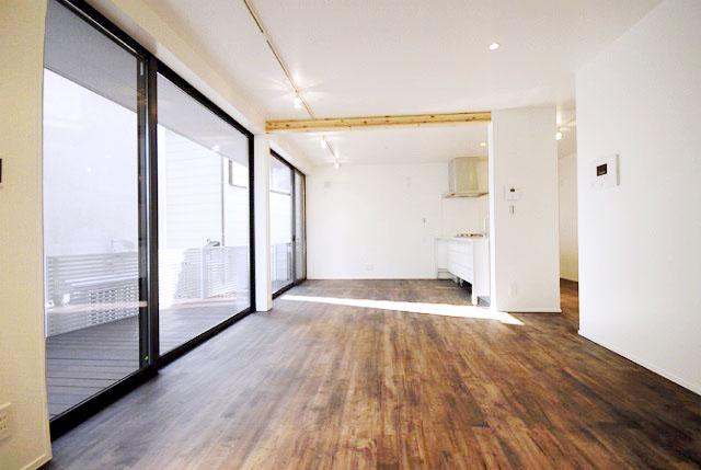 Other. Taking advantage of the location of the south road, You can also create a plan that was stuck on the south side opening. 