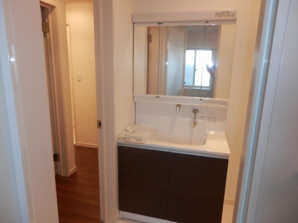 Building plan example (introspection photo). Wash basin The company specification example Single lever a shower faucet There is also housed in the basin your honor