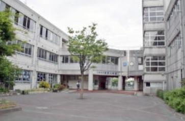 Primary school. MinamiKan until elementary school 420m