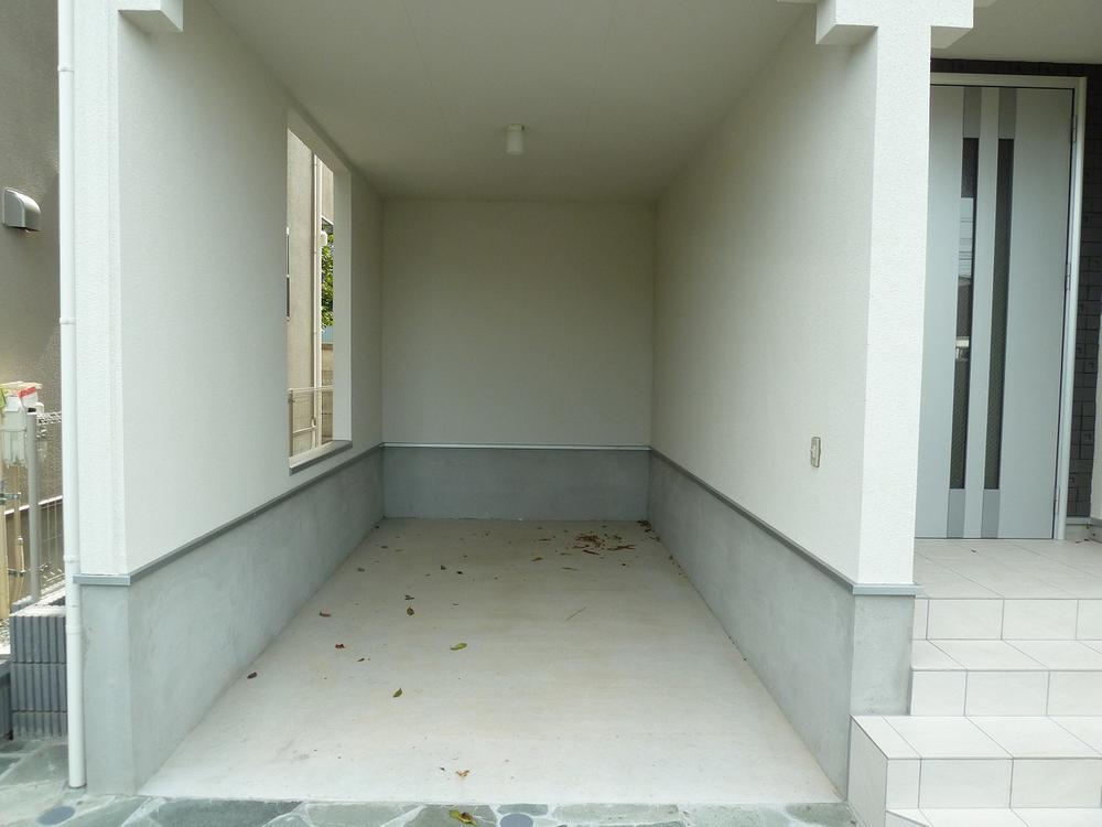 Parking lot. Local (10 May 2013) Shooting