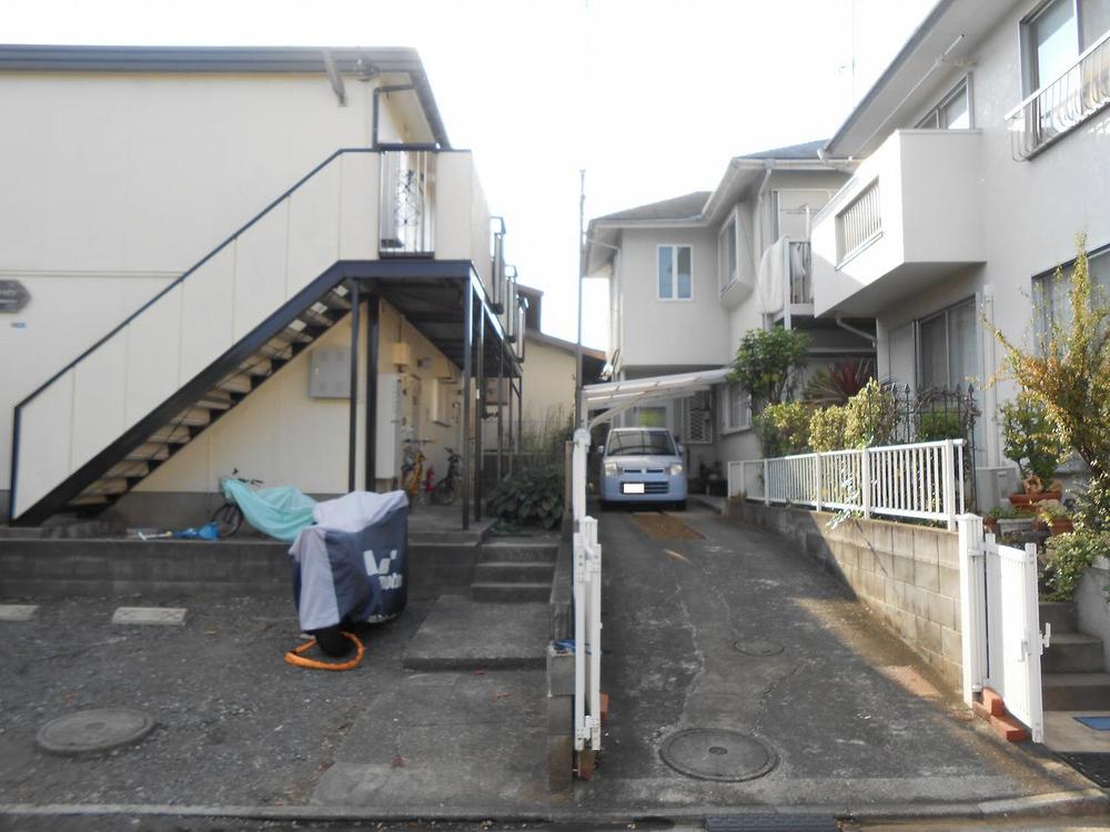 Local land photo. Local (September 2013) Shooting It is a state of large vacant south side adjacent land passage.