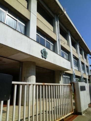 Junior high school. 1215m to Kawasaki City Inada junior high school