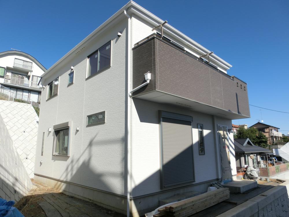 Local appearance photo. ● Local appearance of the 10 Building was completed! From the west, Shooting from the angle! ● I will also gladly correspondence on the day of your visit. ● Your visits feel free to contact to 0120-533-508