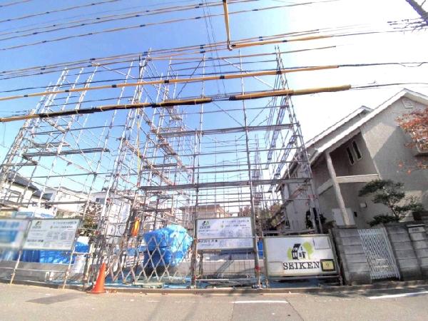 Local appearance photo. Shaping land that Siemens to public roads