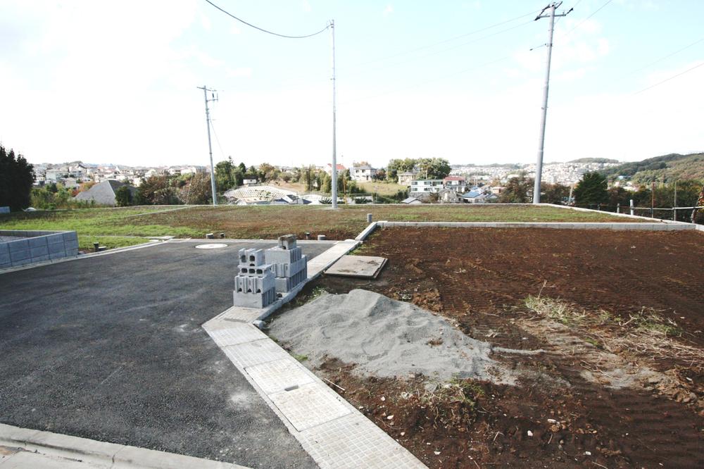 Local photos, including front road. Local (11 May 2013) Shooting