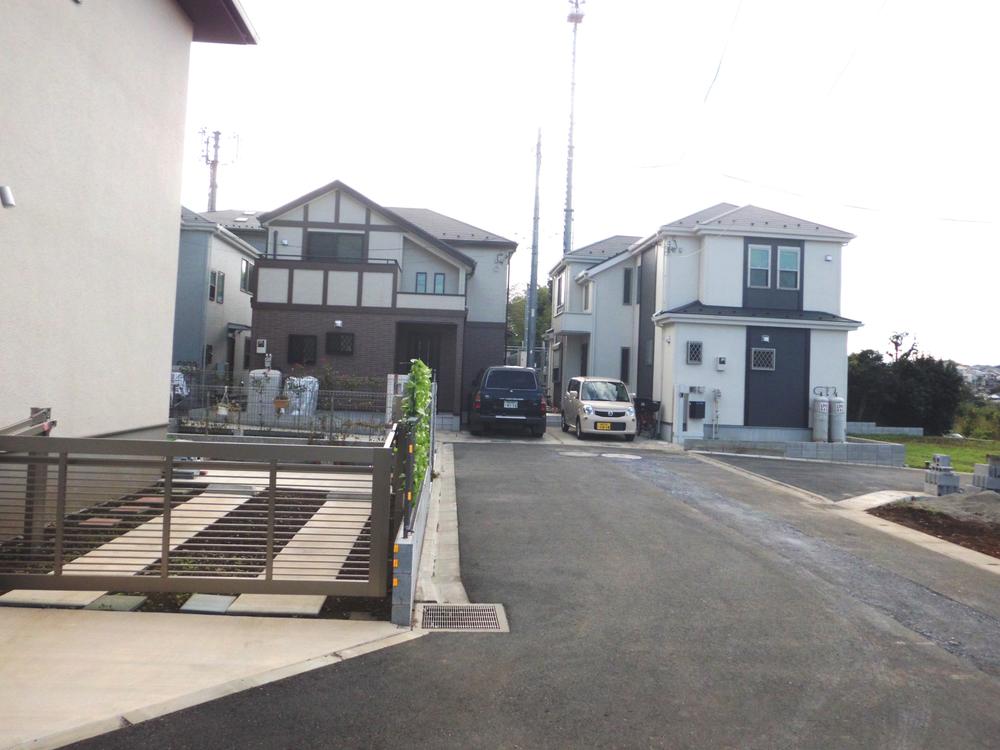 Local photos, including front road. Local (11 May 2013) Shooting