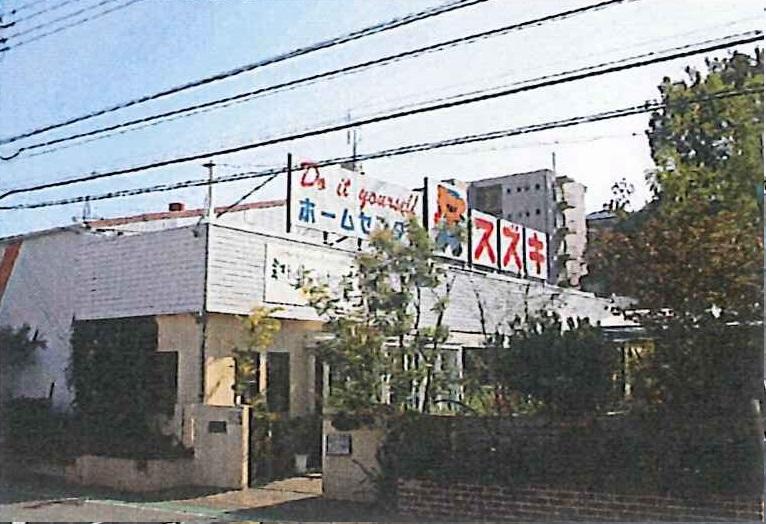 Home center. 1000m to Suzuki