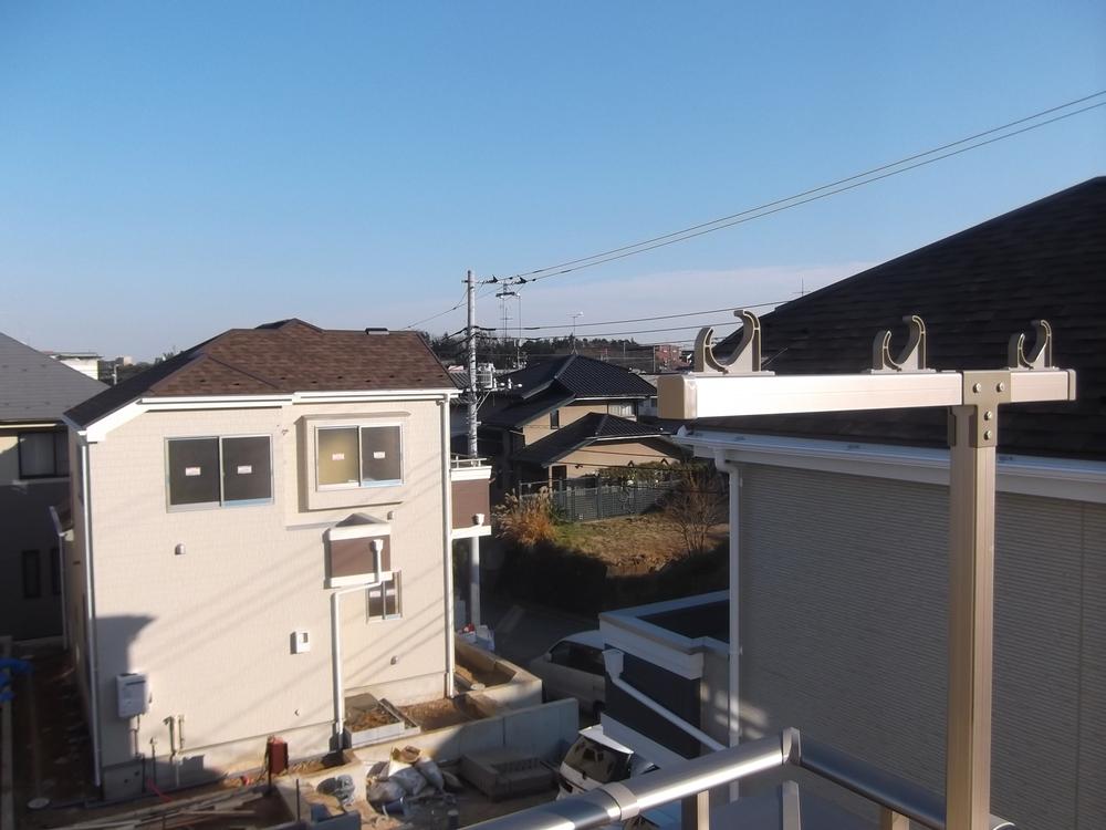 View photos from the dwelling unit. View from the site (November 2013) Shooting