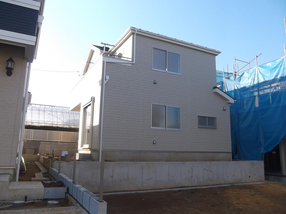 Local appearance photo. Local (11 May 2013) Shooting