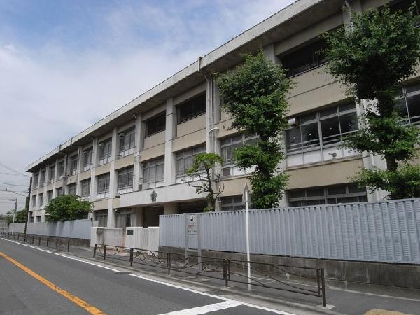 Junior high school. 1900m to Inada junior high school