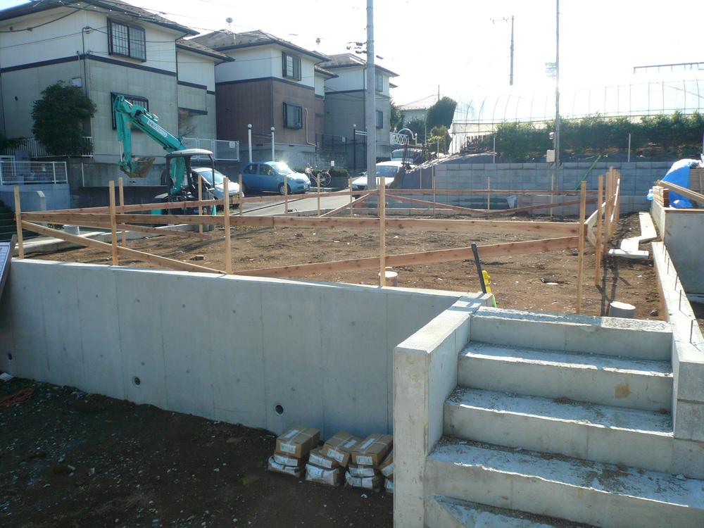 Local appearance photo. H Building! LDK face-to-face kitchen type, Also there lasted Japanese-style room in the living room.