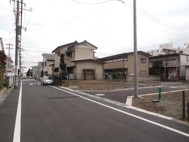 Local photos, including front road. Local (11 May 2013) Shooting