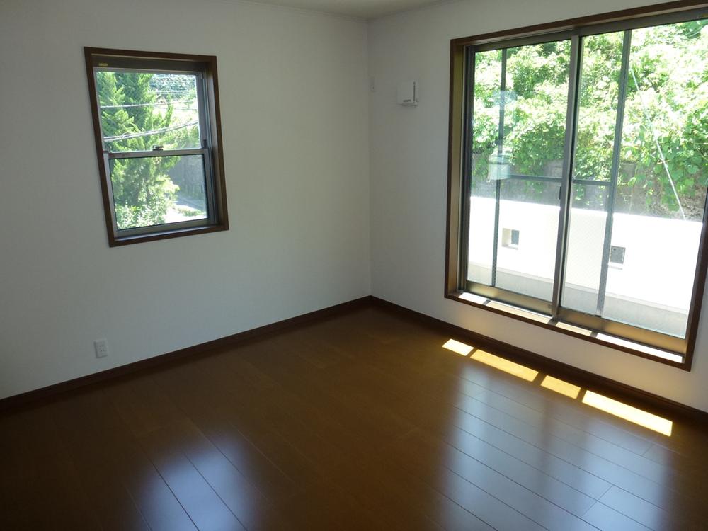 Non-living room. Bright bedroom of the two-sided lighting Indoor (June 2013) Shooting