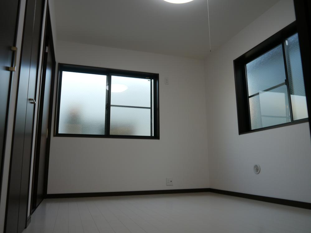 Non-living room. B Building room