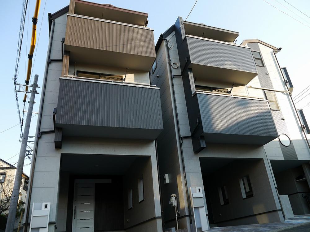 Local appearance photo. The completed