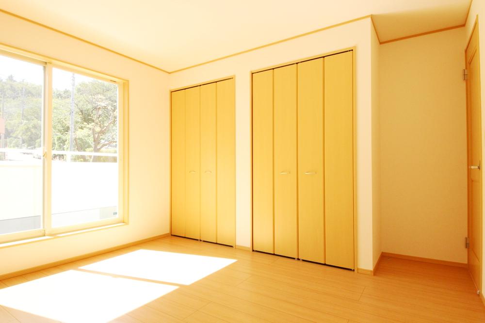 Non-living room. 1 Building