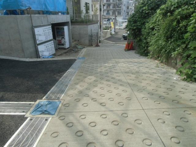 Local photos, including front road. Local (July 2013) Shooting