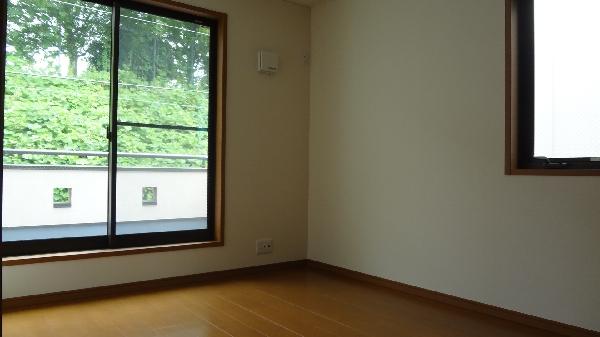 Non-living room. Western-style is 6 Pledge