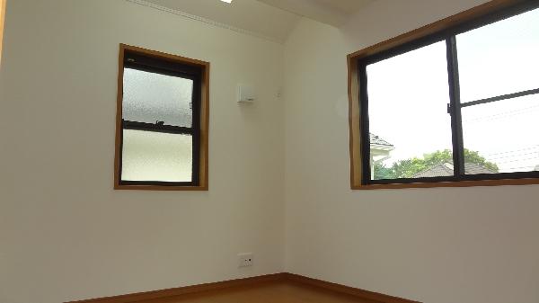 Non-living room. North-east side Western-style 6 Pledge