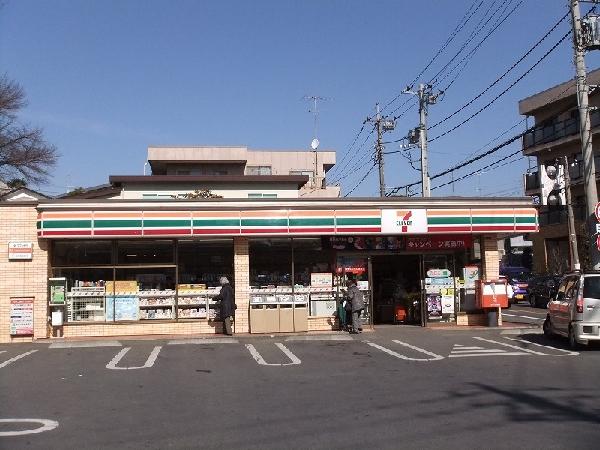 Convenience store. 700m to Seven-Eleven Seven-Eleven