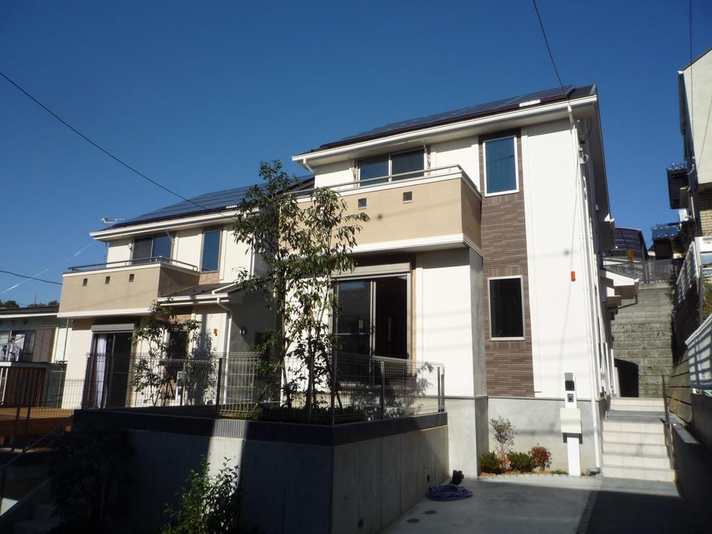Local appearance photo. 1 Building (left) ・ Building 2 is the (right). 