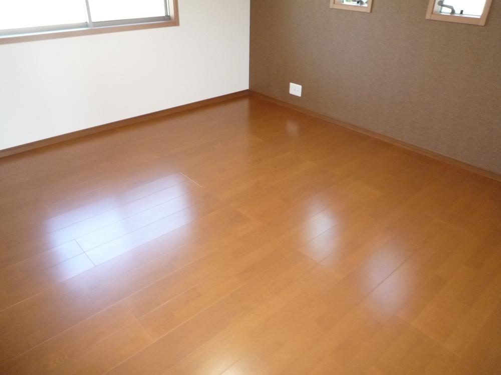 Non-living room. About an 8-quires of MBR. 