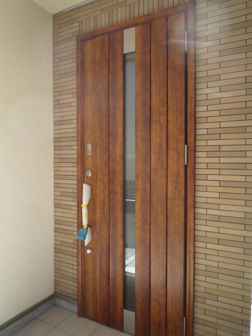 Entrance. It is entrance. 