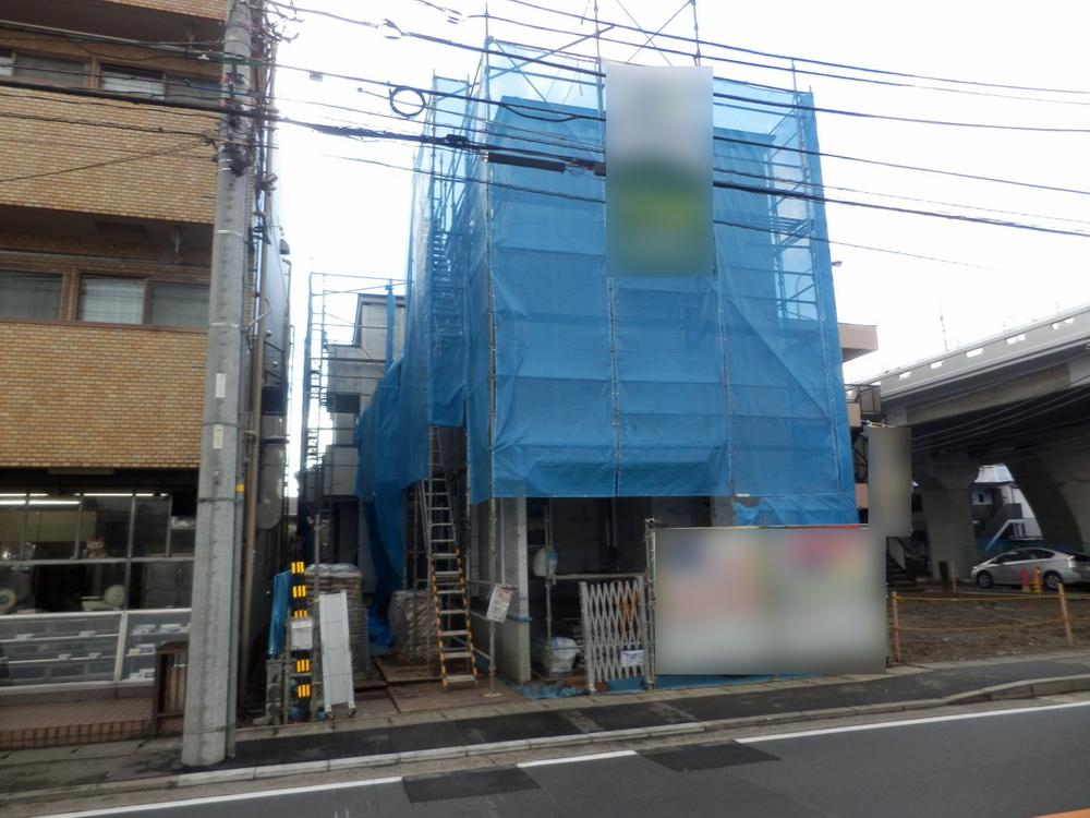 Local photos, including front road. Local (December 20, 2013) Shooting