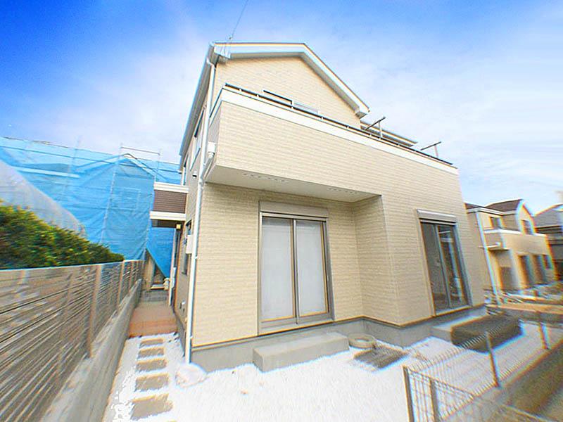 Local appearance photo. Local (12 May 2013) Shooting