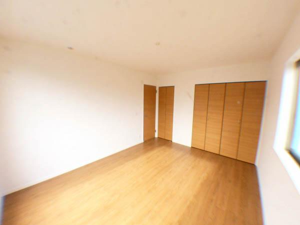 Non-living room. Indoor (213 December) shooting