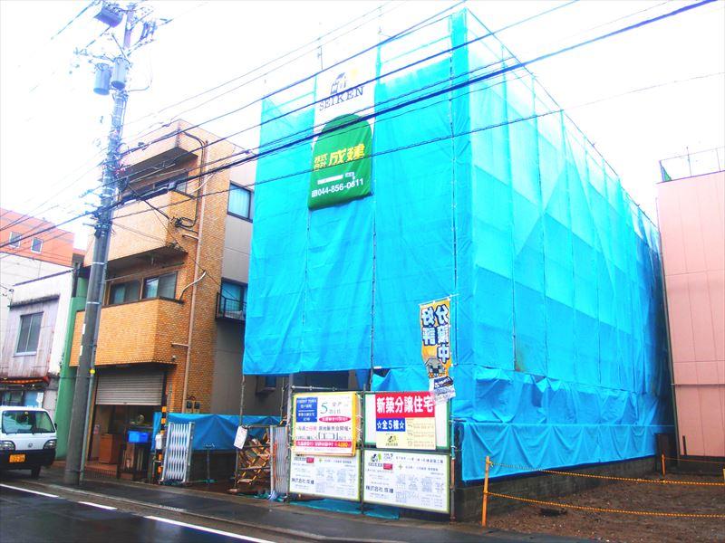 Local appearance photo. Local (12 May 2013) Shooting