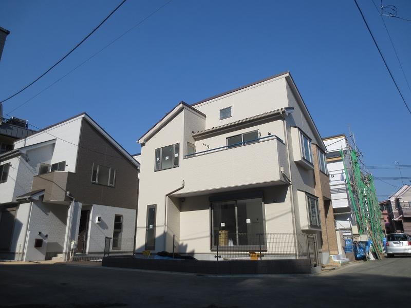 Sale already cityscape photo. Sale already the city average