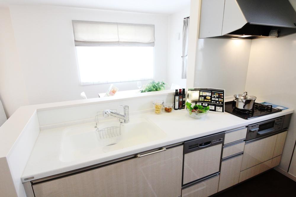 Same specifications photo (kitchen). 22 Building