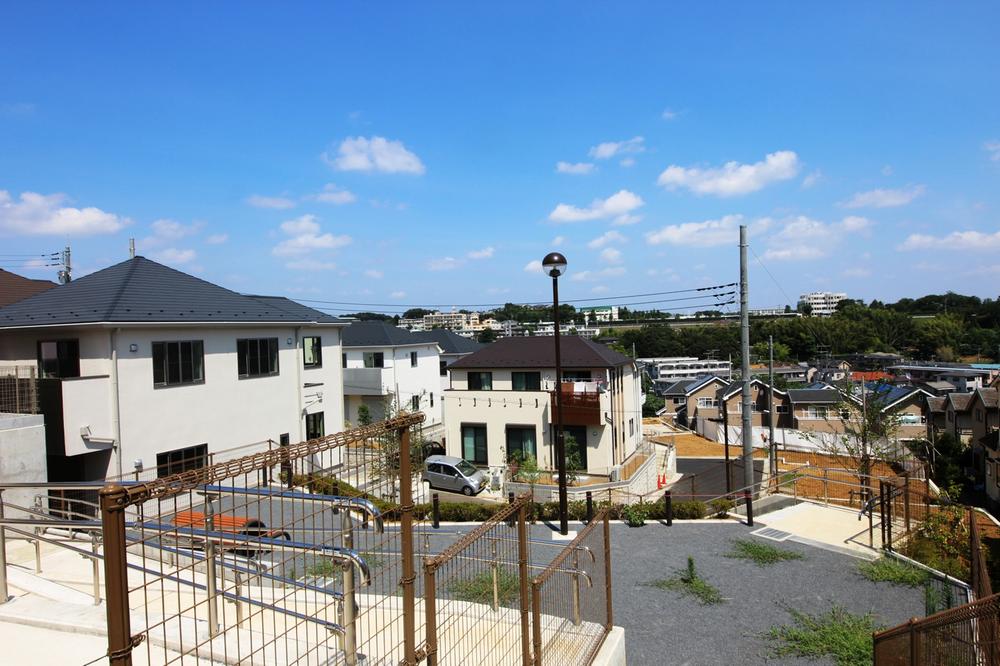 Sale already cityscape photo. Sale already the city average