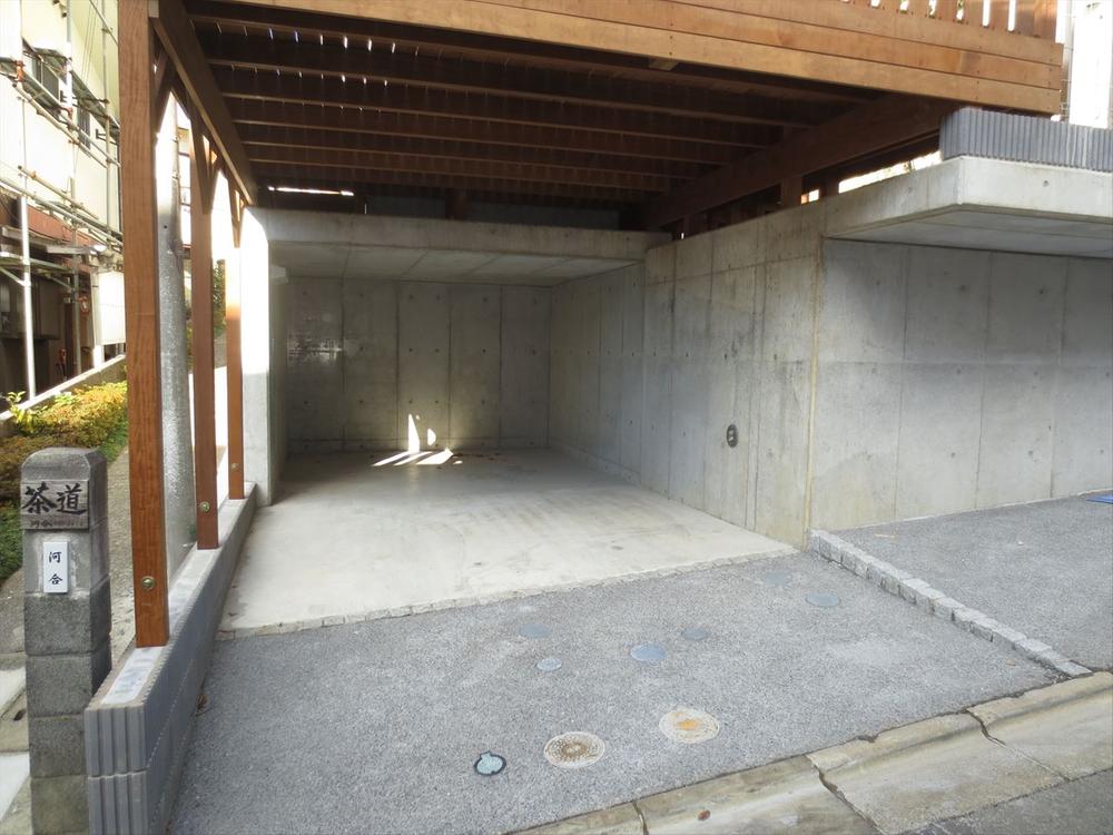 Parking lot. 1 Building underground garage