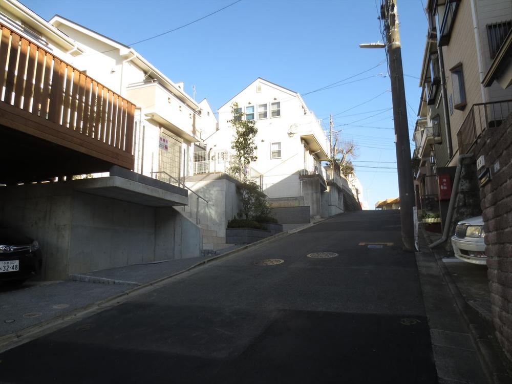 Local photos, including front road. Frontal road