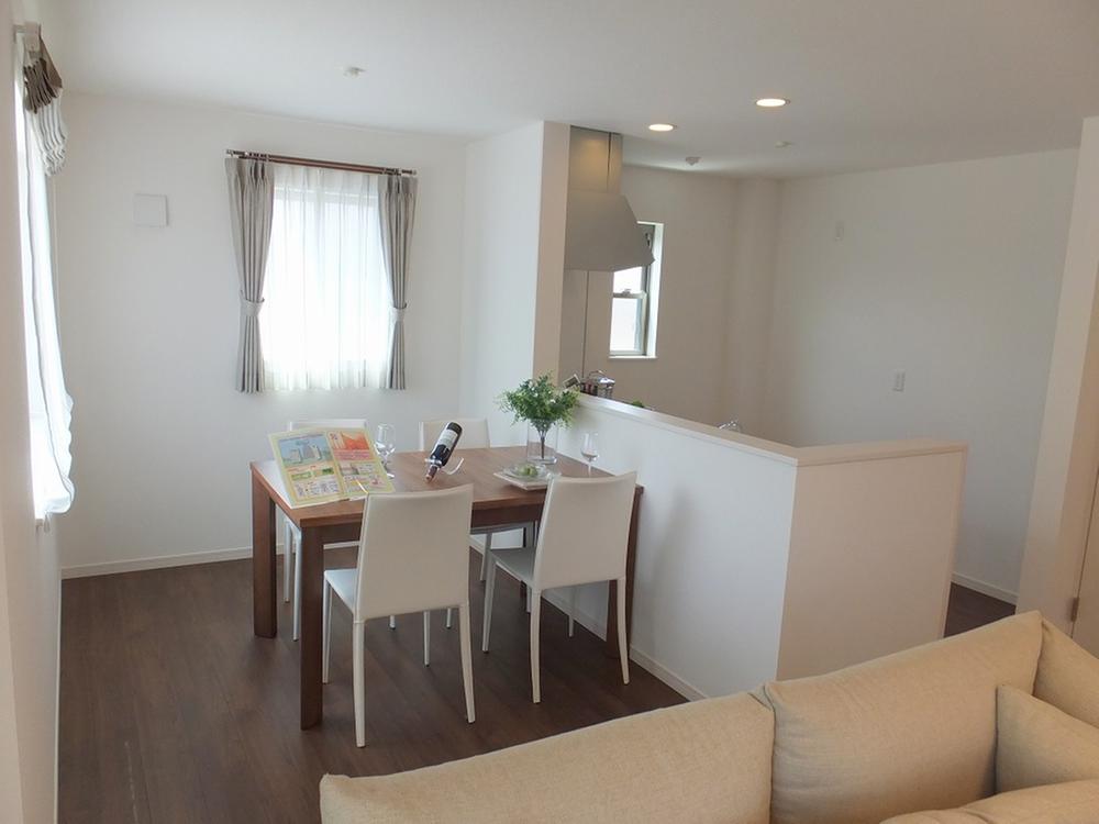 Other introspection. Model building "22 Building dining" room (June 2013) Shooting