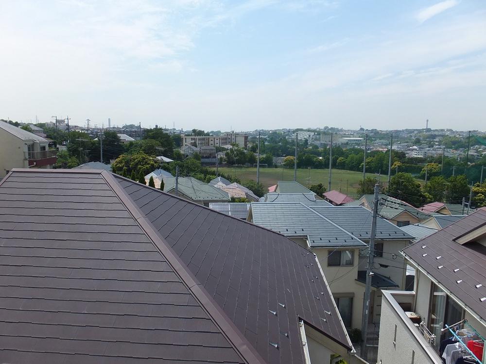 View photos from the dwelling unit. View from the local "22 Building (June 2013) Shooting