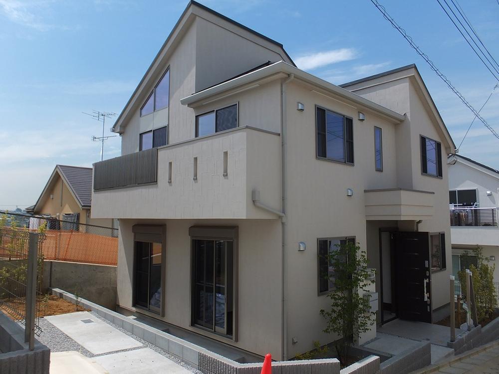 Local appearance photo. Good development road ventilation of width 6m, New skyline views and spacious is also well open "25 Building"