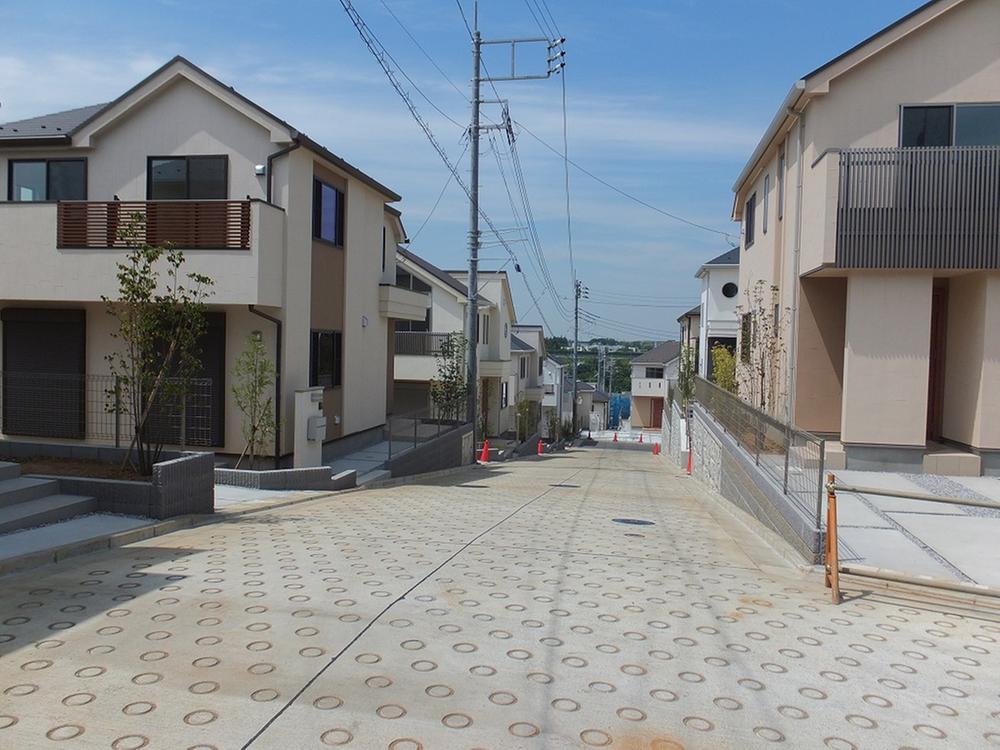 Local photos, including front road. Local (June 2013) Shooting