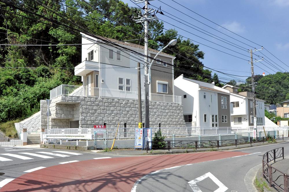 Local appearance photo. Local (06 May 2013) Shooting