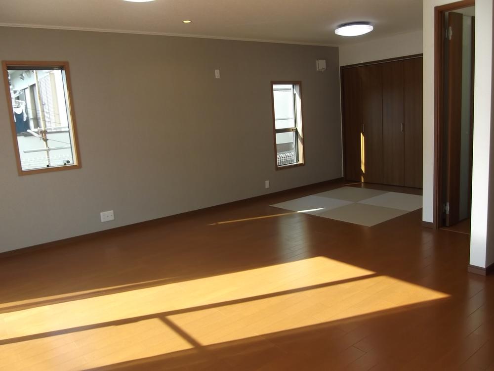 Living. Indoor (11 May 2013) Shooting Tatami corner in the living room Different from the Japanese-style room! Please check the difference in the local ☆