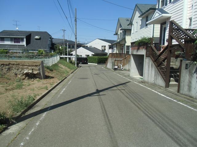 Local photos, including front road. Southeast road about 6.0m of public roads, Smooth out of your car!