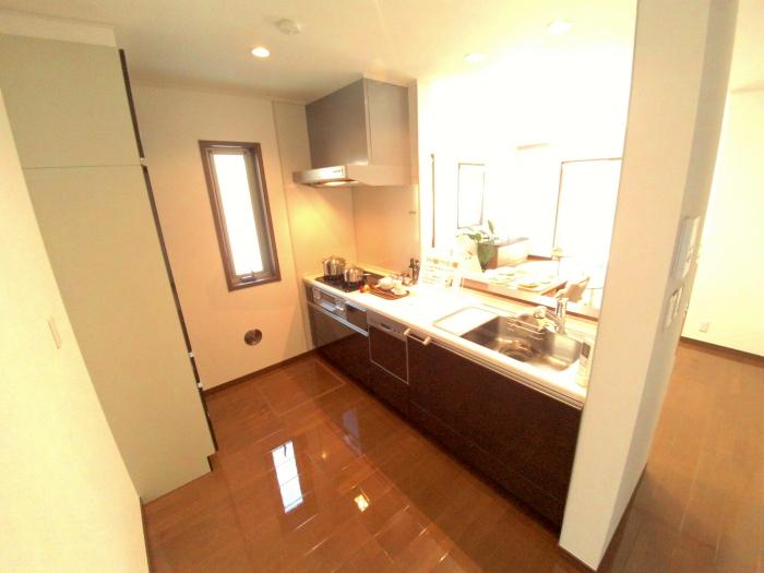 Kitchen. Counter kitchen (27 Building)