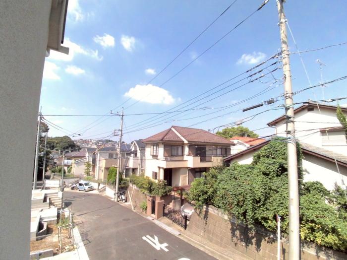 View photos from the dwelling unit. This quiet living environment (27 Building)