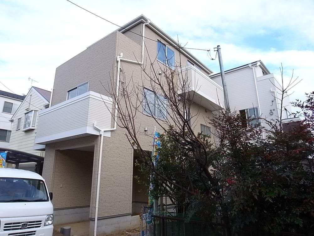 Local appearance photo. 1 Building local photo (December 2013) is a good per yang for shooting facing the All rooms south